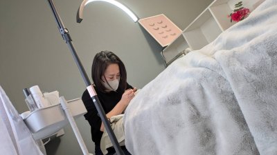 砂川ひとみ